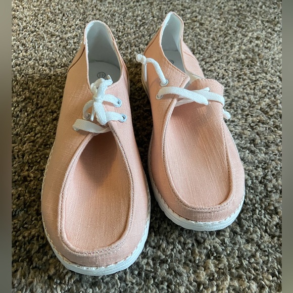 Soft Shoes - Picture 1 of 4